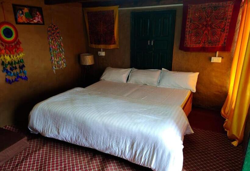 هتل Muse Meadow Huts & Homestay