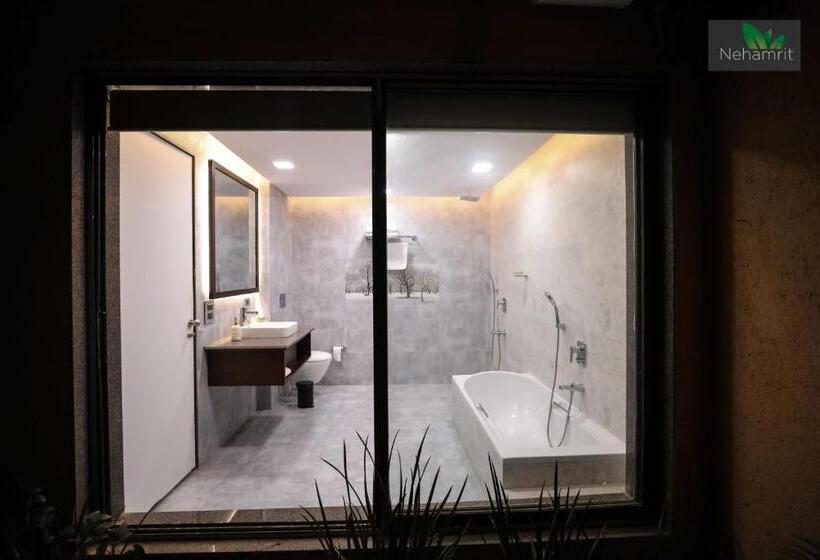 ホテル Nehamrit Farms  Nr Malshej Ghat With Pool