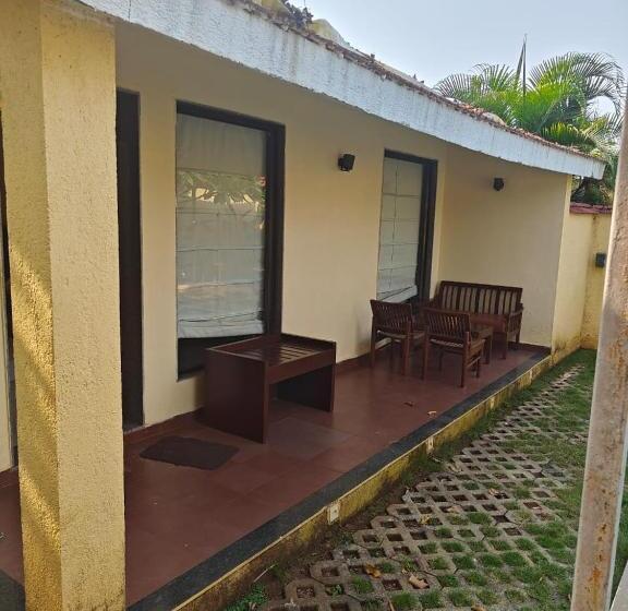 ホテル Nehamrit Farms  Nr Malshej Ghat With Pool