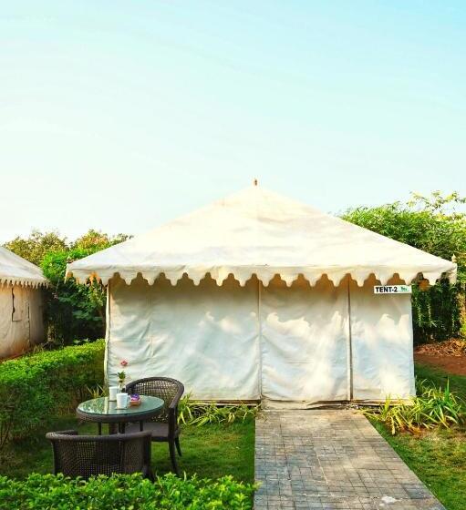 ホテル Nehamrit Farms  Nr Malshej Ghat With Pool