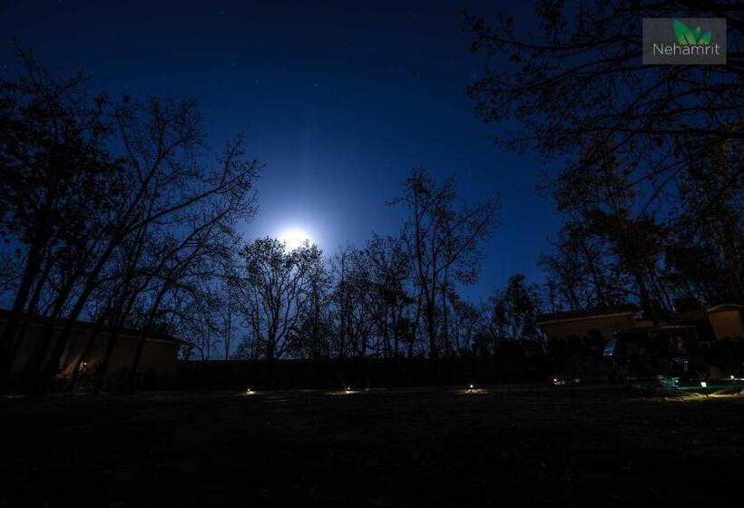 ホテル Nehamrit Farms  Nr Malshej Ghat With Pool