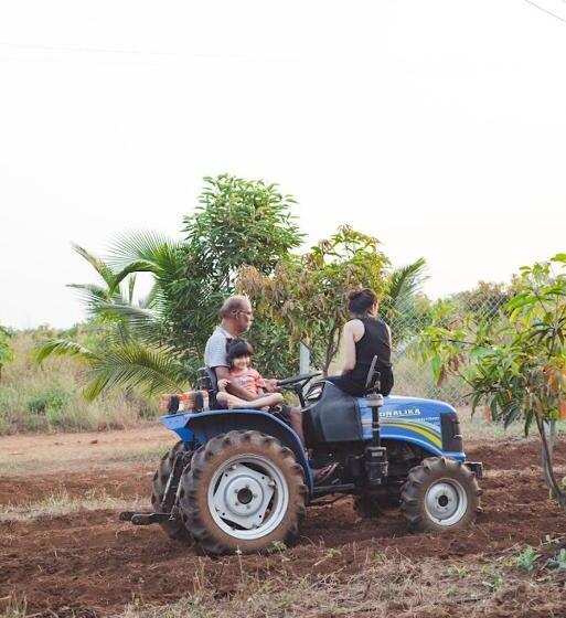 ホテル Nehamrit Farms  Nr Malshej Ghat With Pool