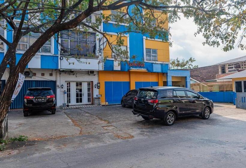 Отель Oyo 94133 Homestay Puspa Gemilang Syariah