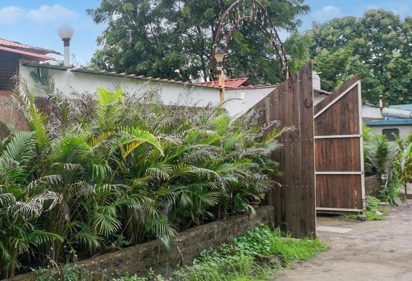 فندق Oyo Birds Valley Resort