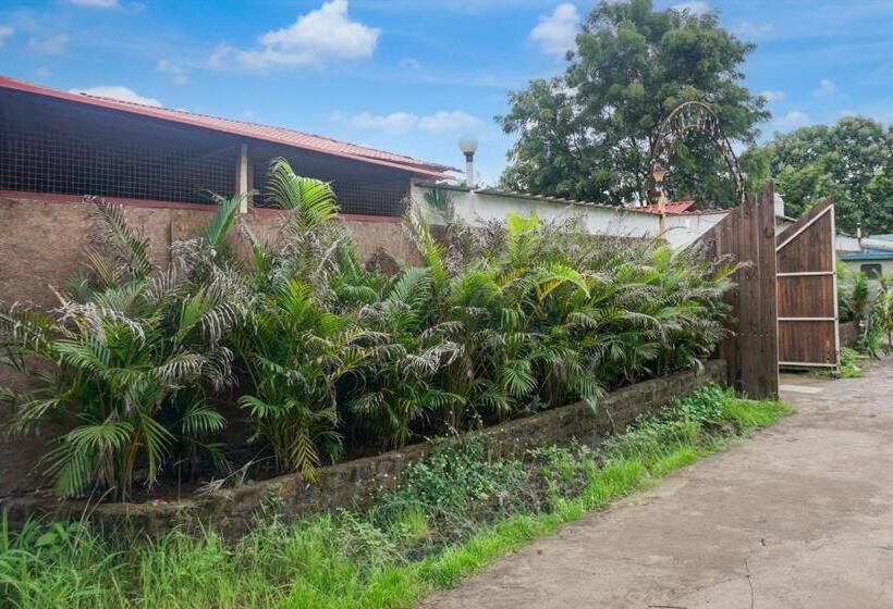 فندق Oyo Birds Valley Resort