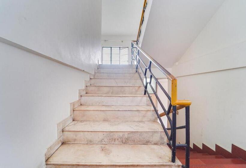 酒店 Oyo Sai Tourist Home