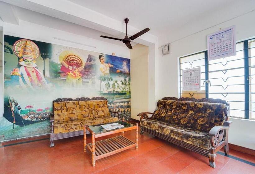 酒店 Oyo Sai Tourist Home