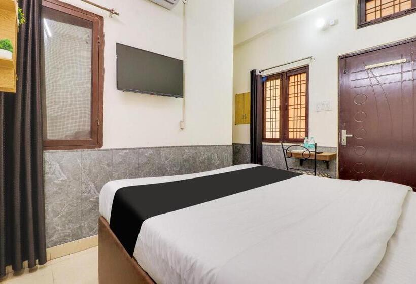 בית מלון כפרי Oyo Second Home Residency