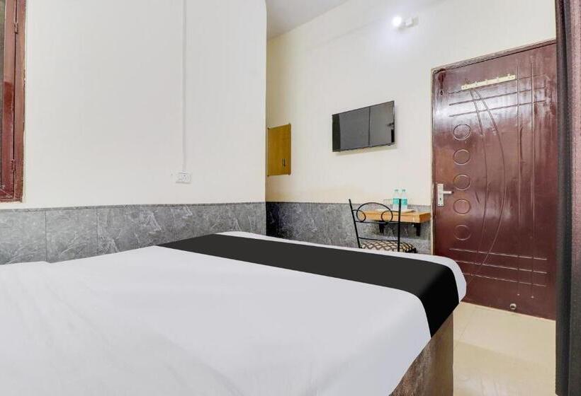 בית מלון כפרי Oyo Second Home Residency