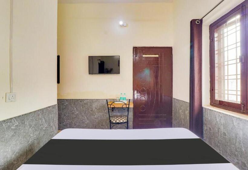 בית מלון כפרי Oyo Second Home Residency