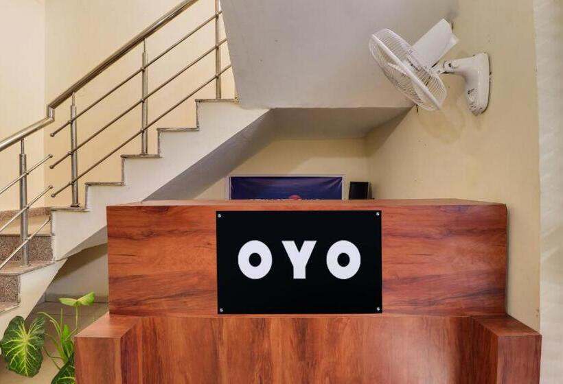 בית מלון כפרי Oyo Second Home Residency