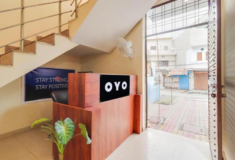 בית מלון כפרי Oyo Second Home Residency