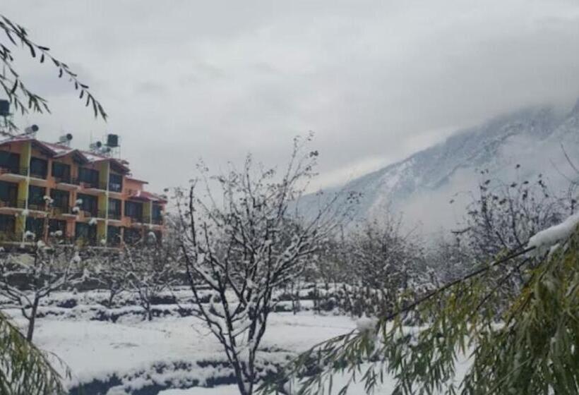 هتل Pinaak Rosett