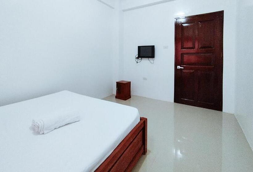 هتل Reddoorz At Elton Guesthouse