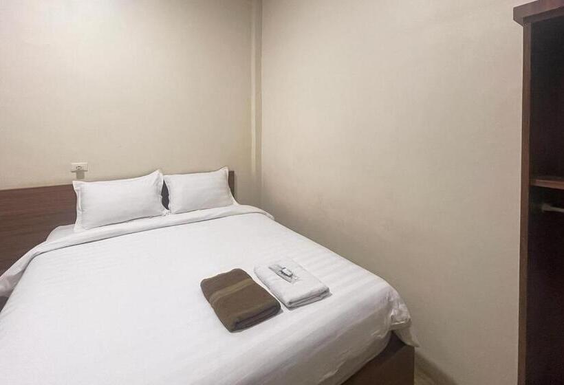 בית מלון כפרי Reddoorz Near Kantor Bupati Tapanuli Tengah Aek Tolang