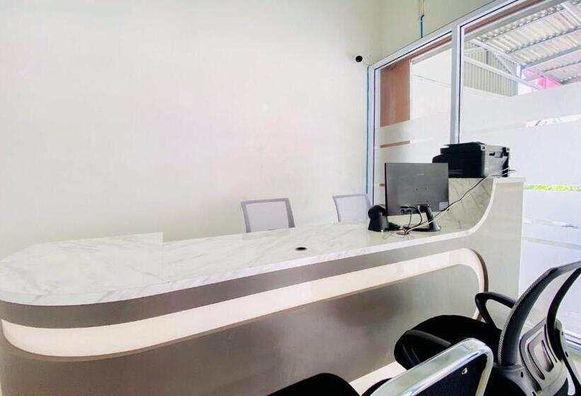 酒店 Reddoorz Syariah At Gcl Bukittinggi