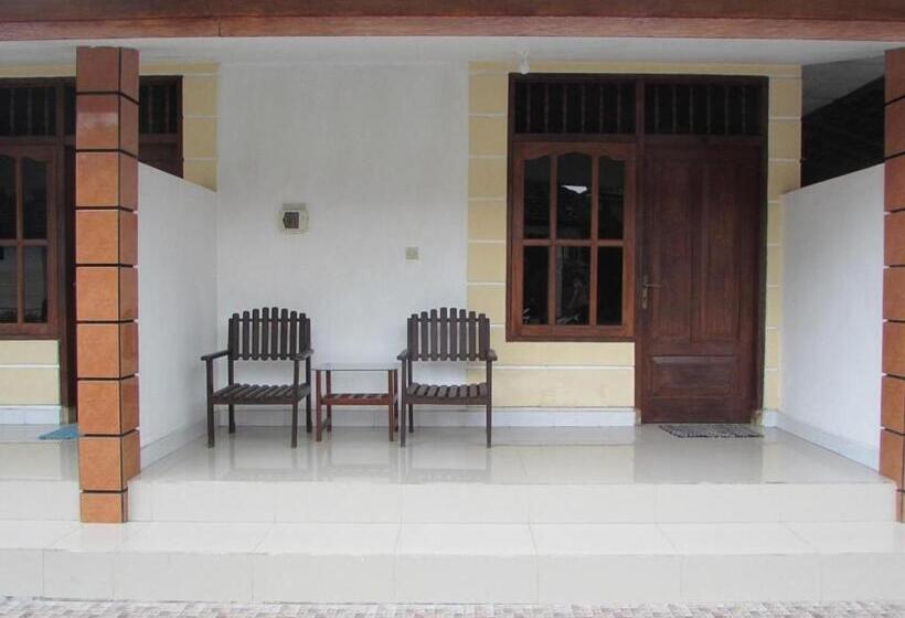 בית מלון כפרי Singasari