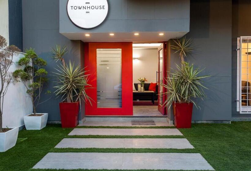 ホテル Super Townhouse Sector 51 Noida Near Iskcon Temple Noida