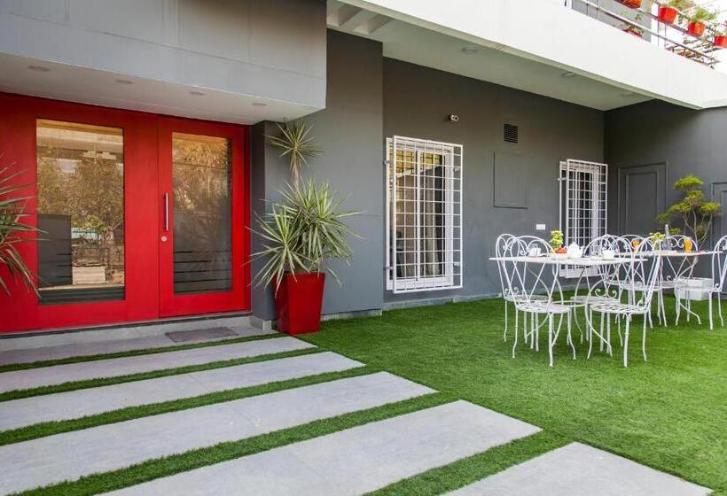 ホテル Super Townhouse Sector 51 Noida Near Iskcon Temple Noida