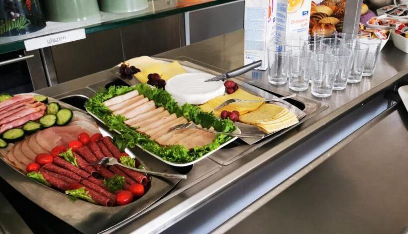 호텔 The3alpacaspieterburen