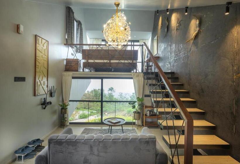 هتل Tomorrowland Farms And Suites