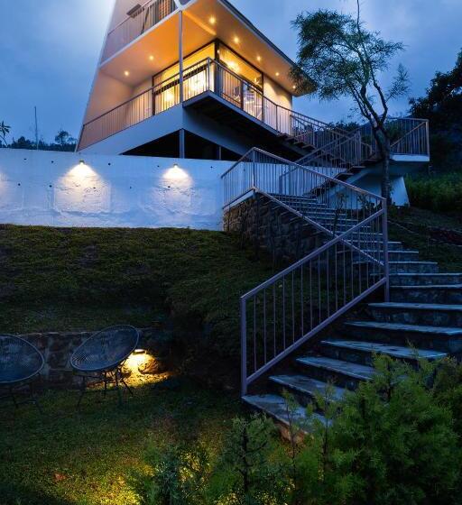 호텔 Tomorrowland Farms And Suites