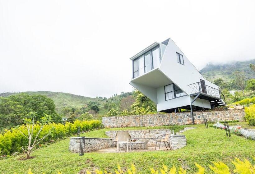 هتل Tomorrowland Farms And Suites