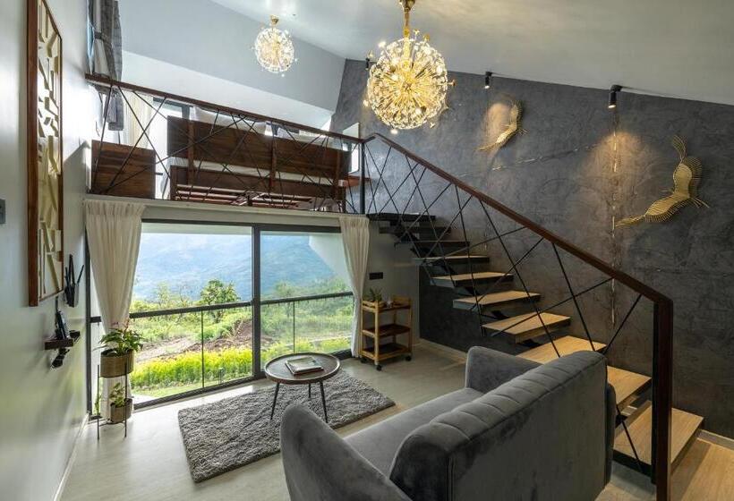 هتل Tomorrowland Farms And Suites