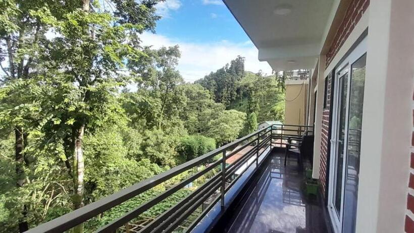 בית מלון כפרי Triveni Organic Farmstay & Cafe