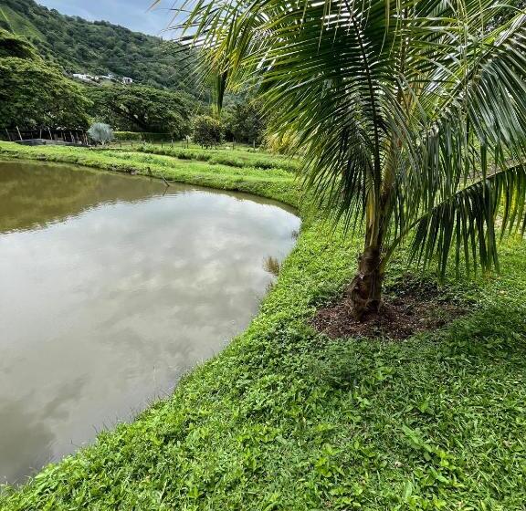 ホテル Campestre Super Piscina Villeta