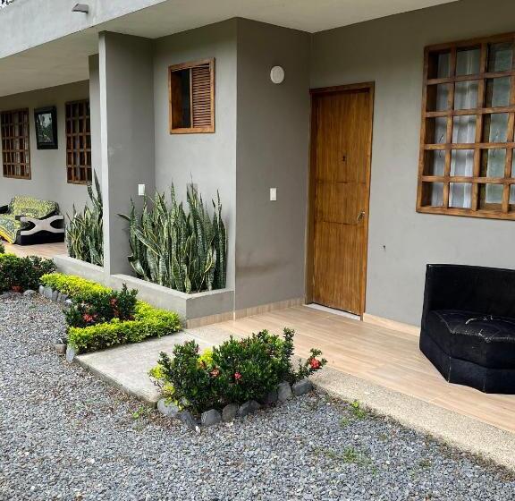 ホテル Campestre Super Piscina Villeta