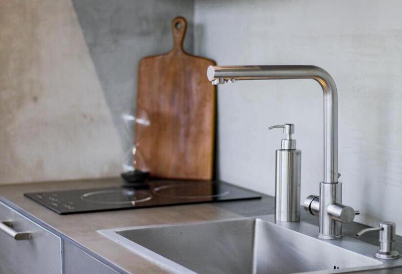 בית מלון כפרי Unit Space Village