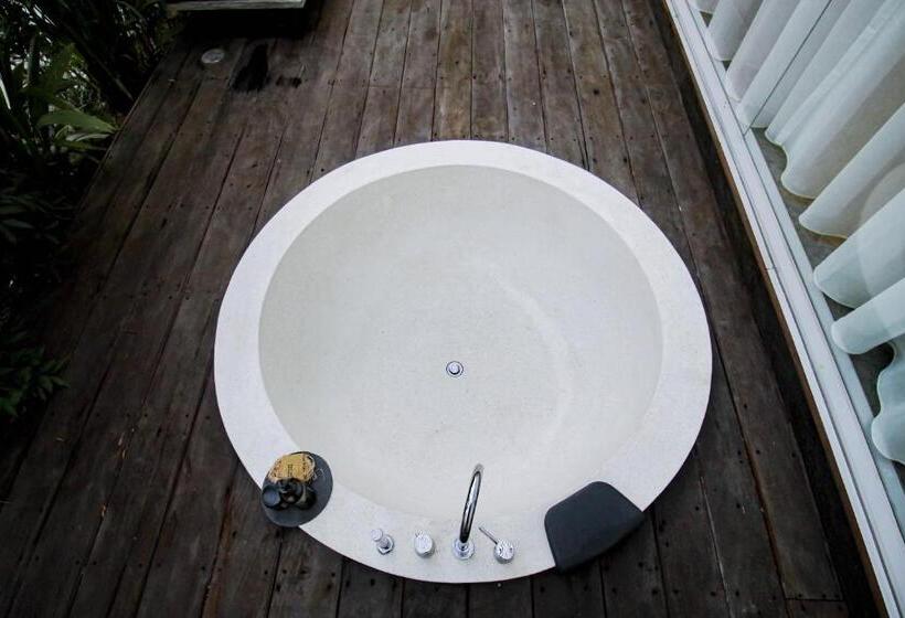 בית מלון כפרי Unit Space Village