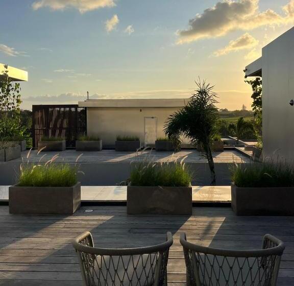 בית מלון כפרי Unit Space Village