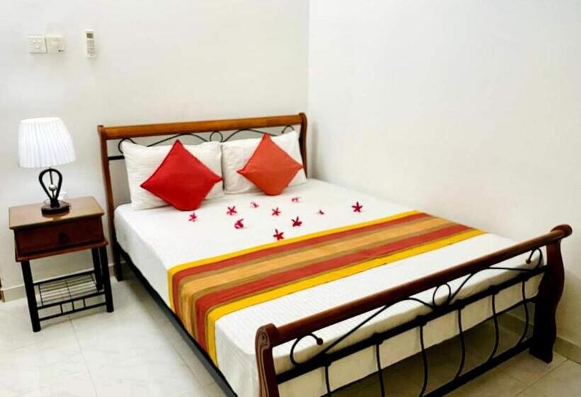 בית מלון כפרי Velapura River Garden