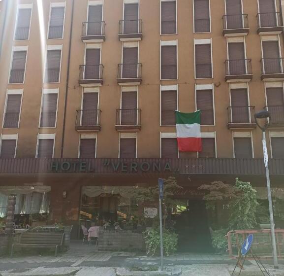 Отель Verona