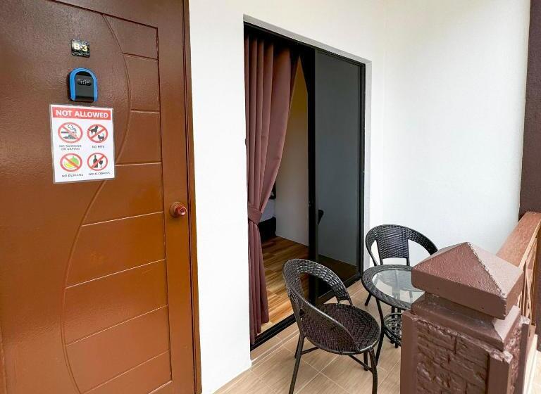 汽车旅馆  Ombak Beach Inn Resort