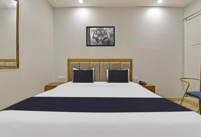 Super Hotel O Gauri Shankar