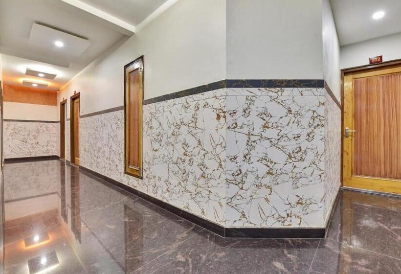 Super Hotel O Gauri Shankar