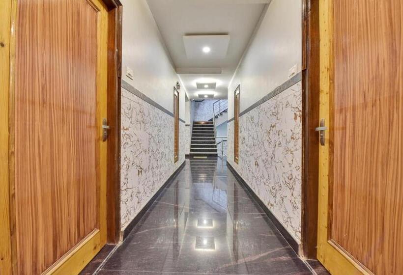 Super Hotel O Gauri Shankar