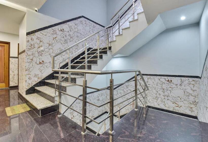 Super Hotel O Gauri Shankar