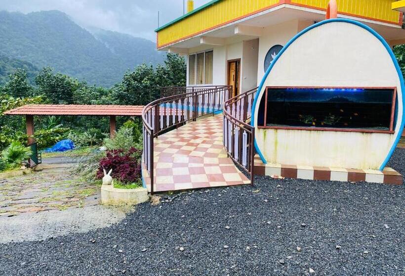 Peak Paradise Resort