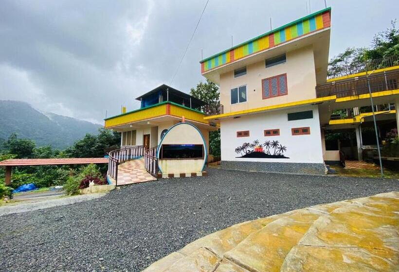 Peak Paradise Resort