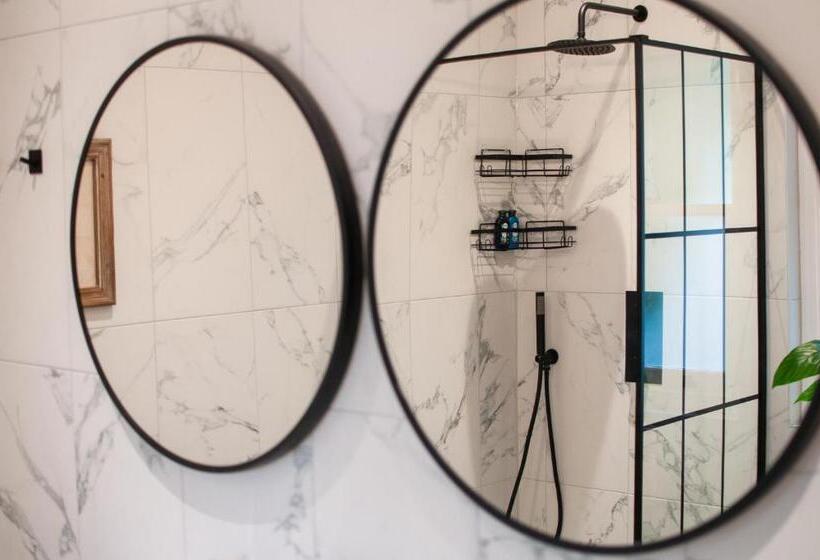 Пансион Bosham   Private And Self Contained Double Garden Room