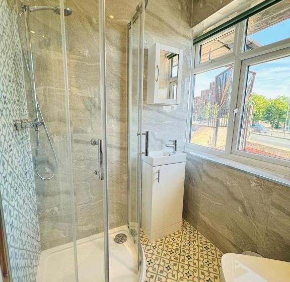 פנסיון London City Center, High Standard, Super Location