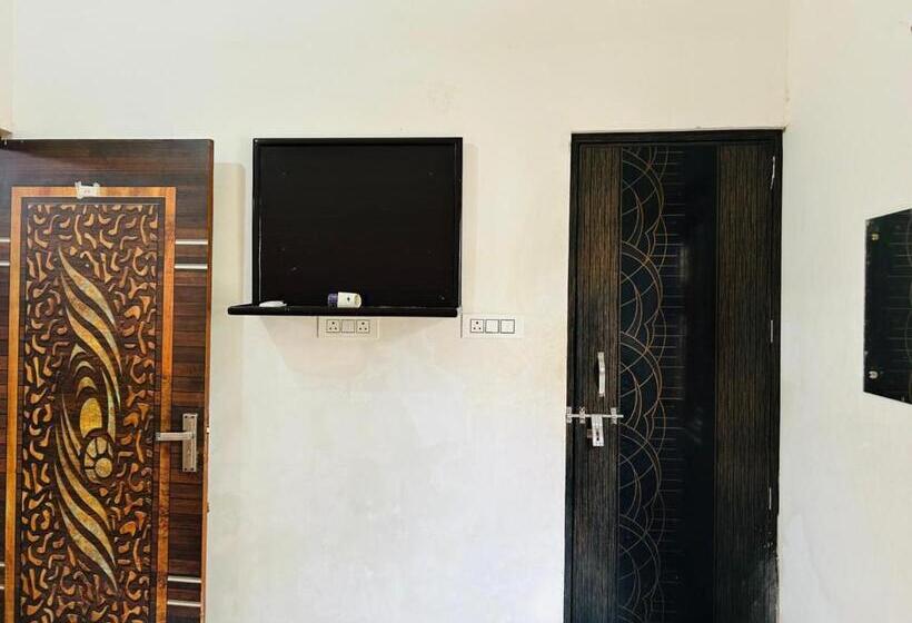 פנסיון Mishri Lal Ju Ashram