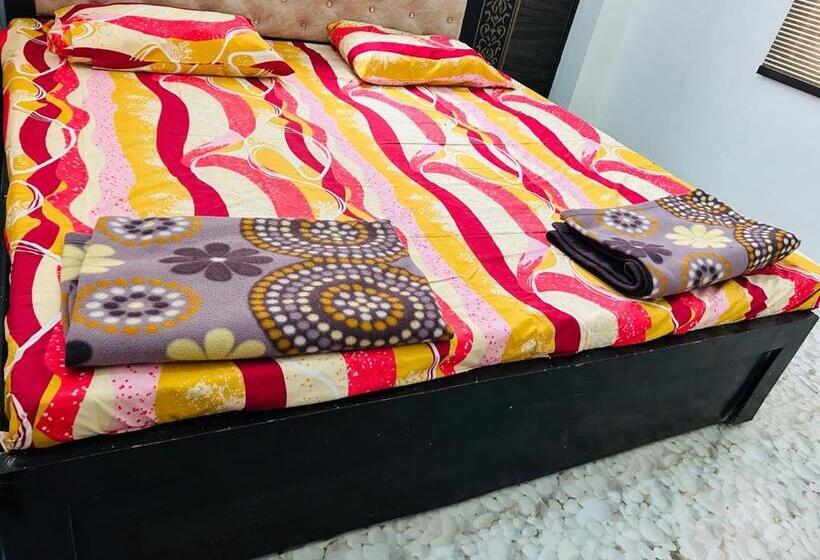 פנסיון Mishri Lal Ju Ashram