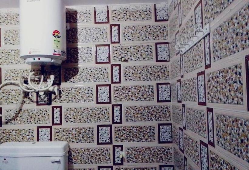 פנסיון Mishri Lal Ju Ashram