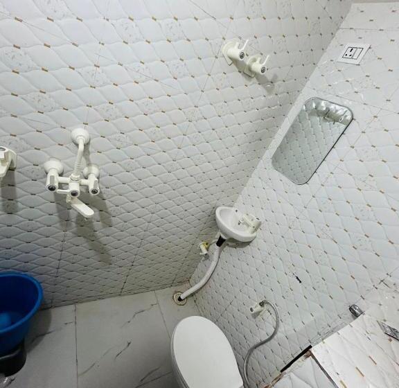 פנסיון Mishri Lal Ju Ashram