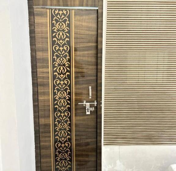 פנסיון Mishri Lal Ju Ashram